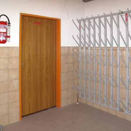 Burg Biedenegg 203w * Fließ